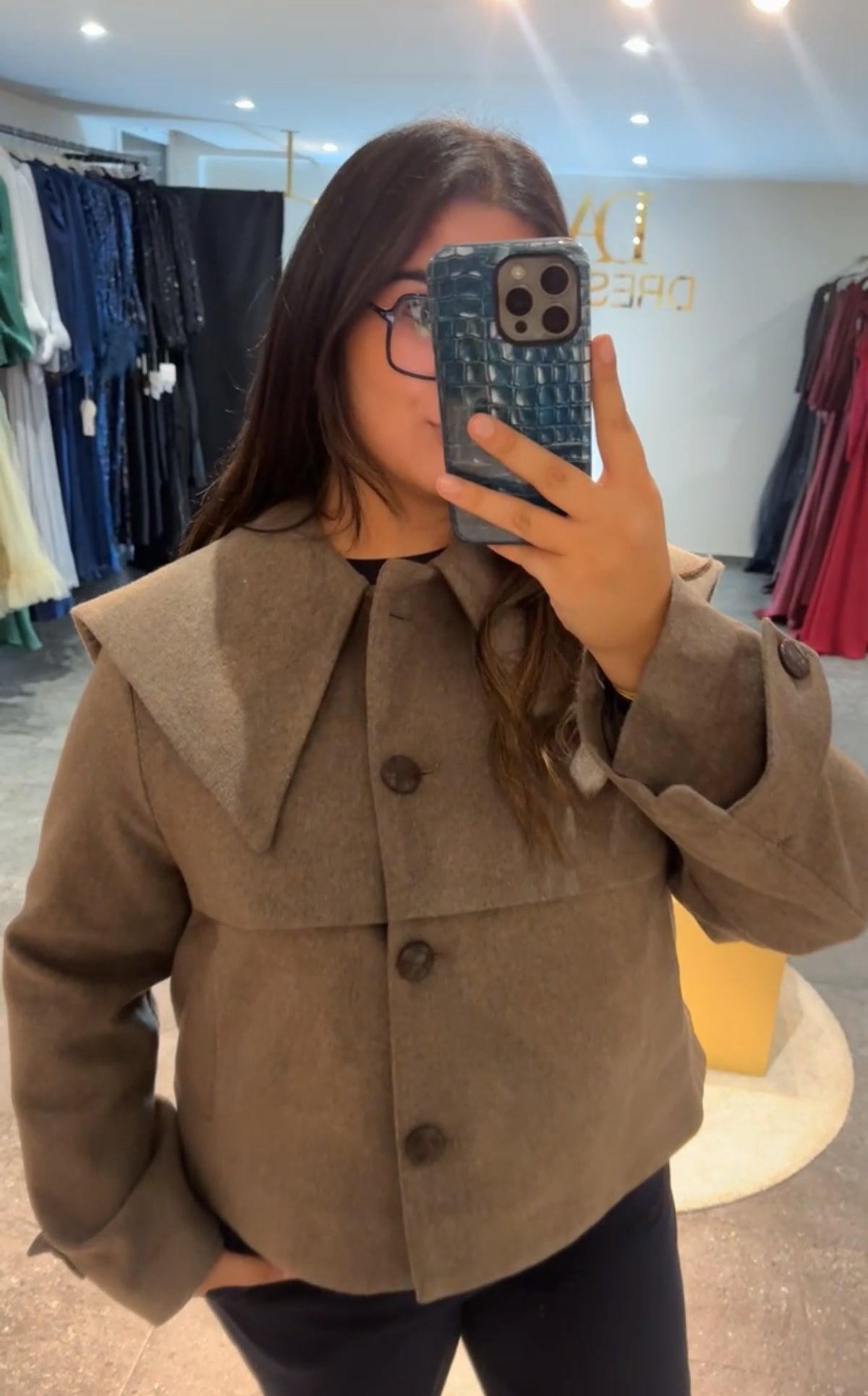 Veste courte à col cape