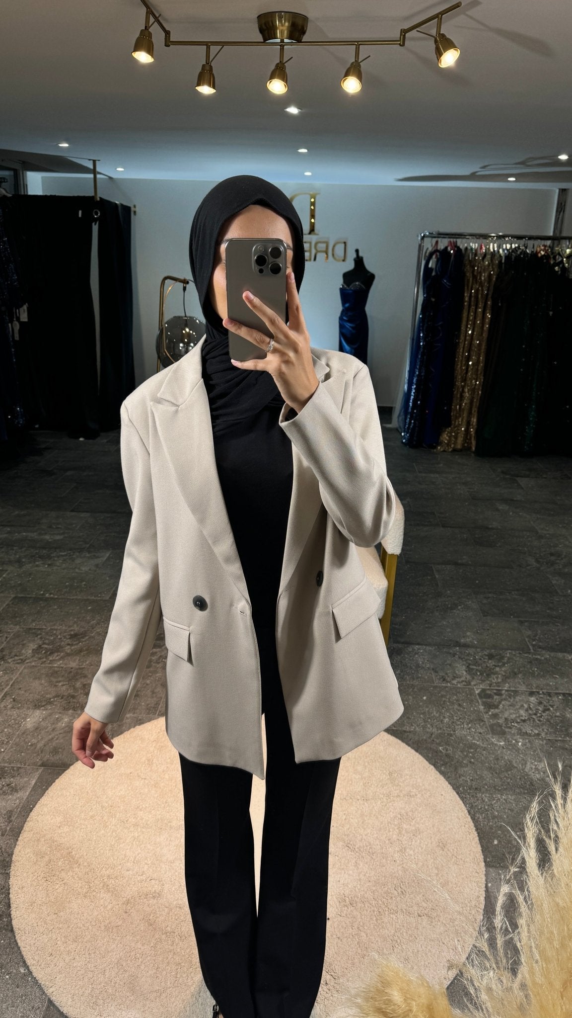 Blazer beige – robe élégante | DA DRESSES