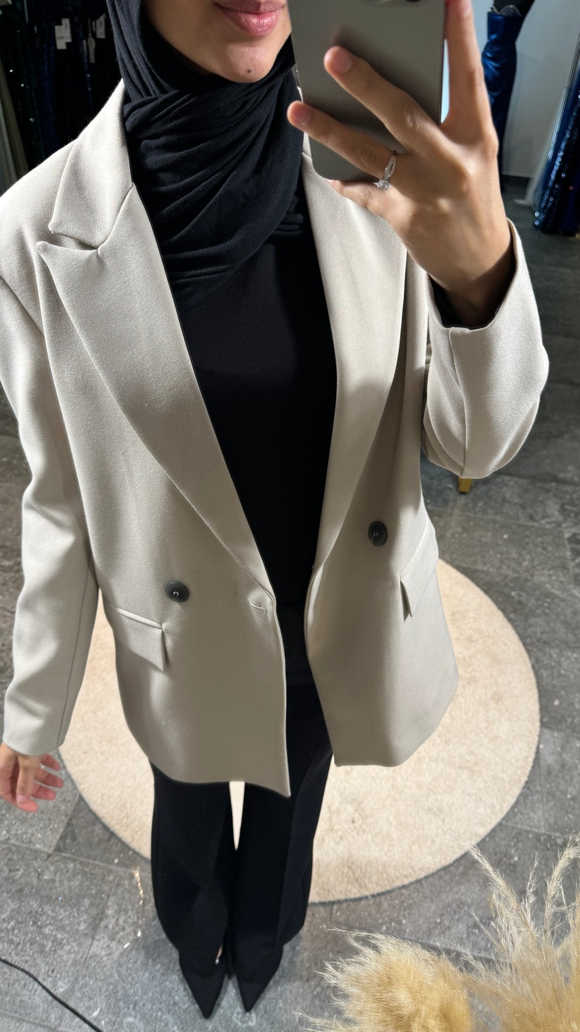 Blazer beige – robe élégante | DA DRESSES