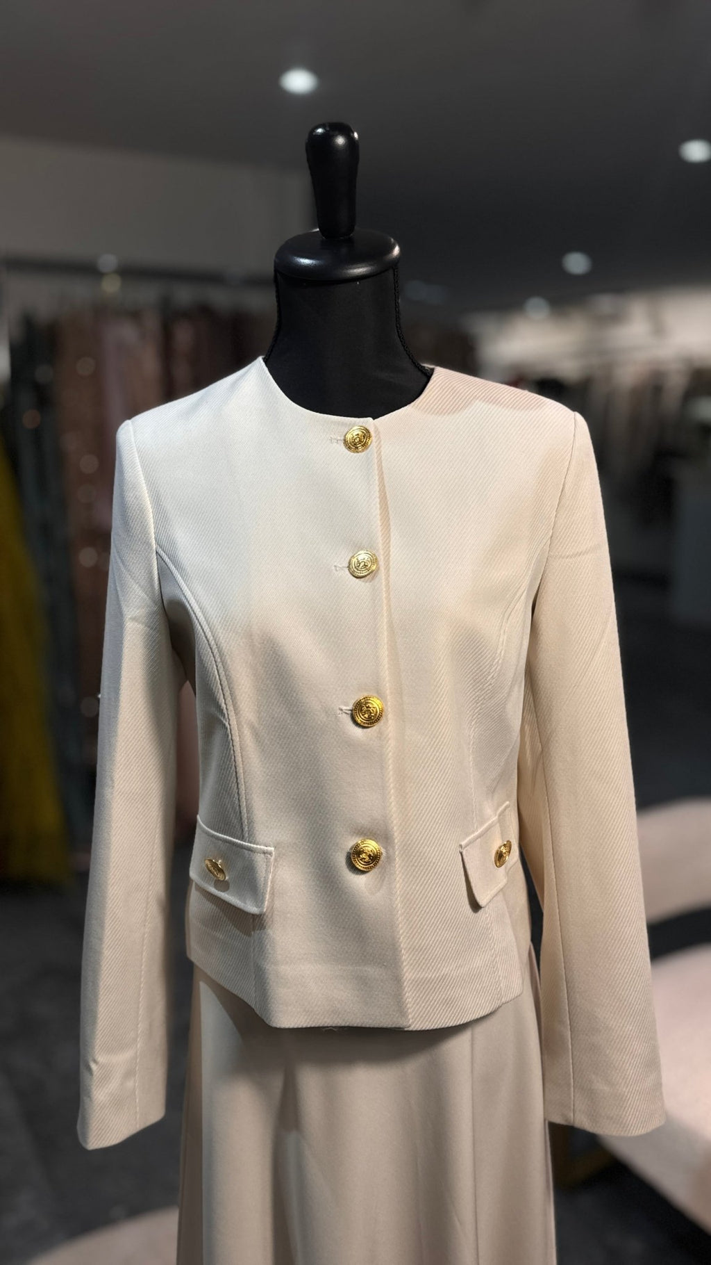 Blazer crème – robe élégante | DA DRESSES