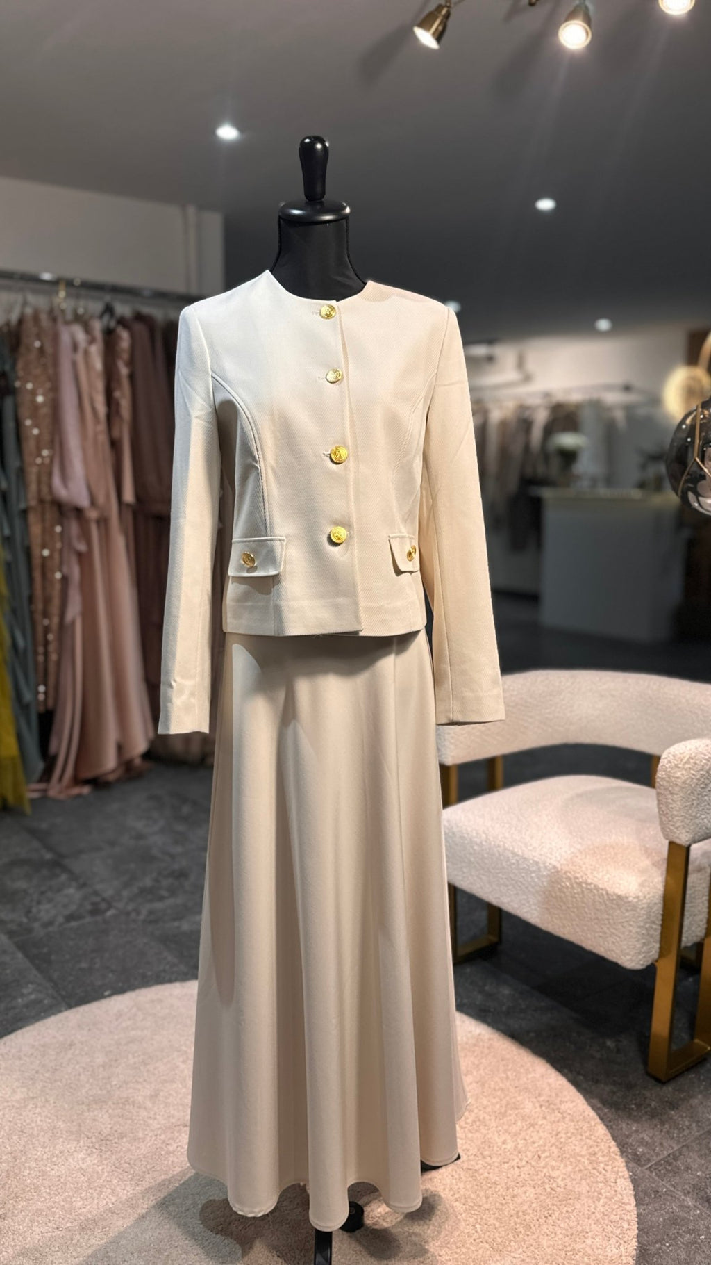 Blazer crème – robe élégante | DA DRESSES