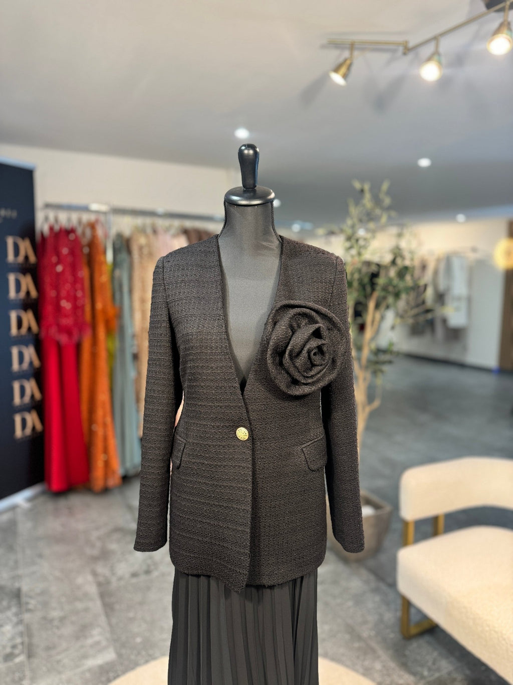 Ensemble blazer jupe plissée noir – robe élégante | DA DRESSES