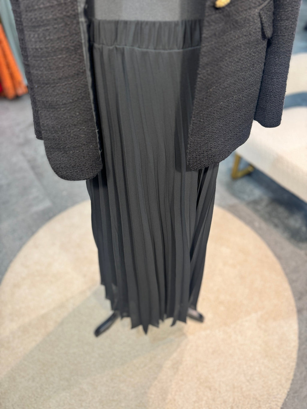 Ensemble blazer jupe plissée noir – robe élégante | DA DRESSES