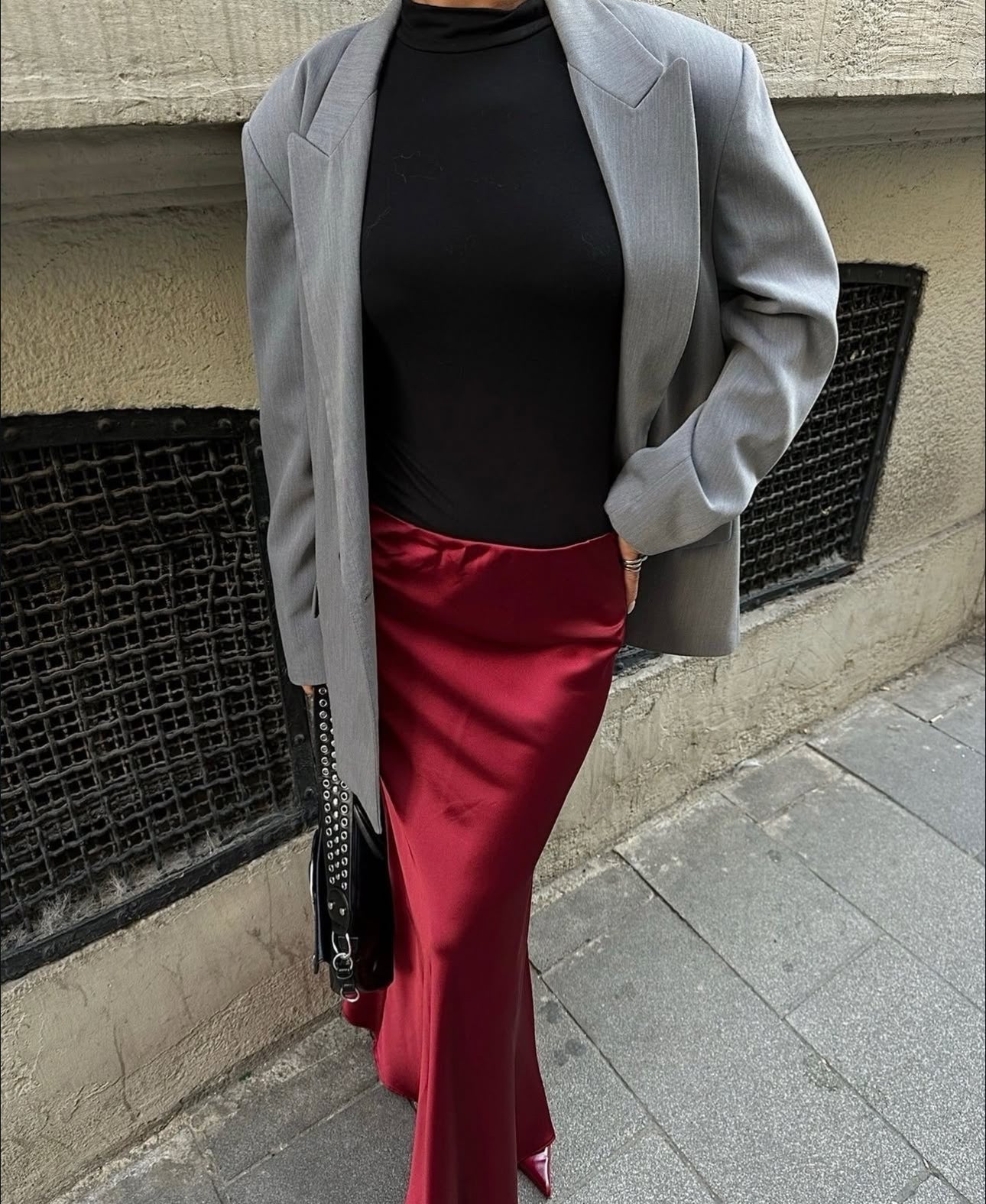 Jupe en satin bordeaux – robe élégante | DA DRESSES