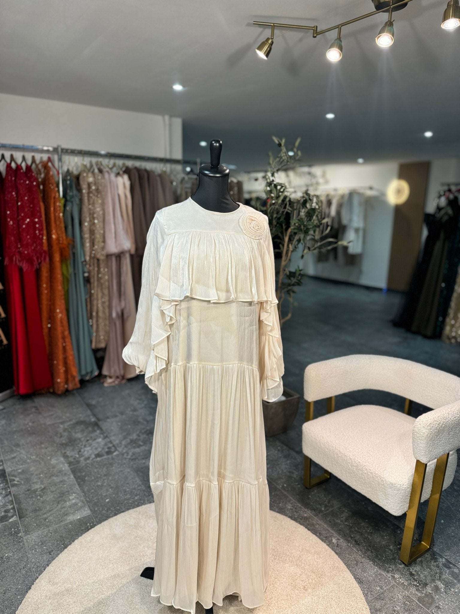 Robe fluide à volant – robe élégante | DA DRESSES