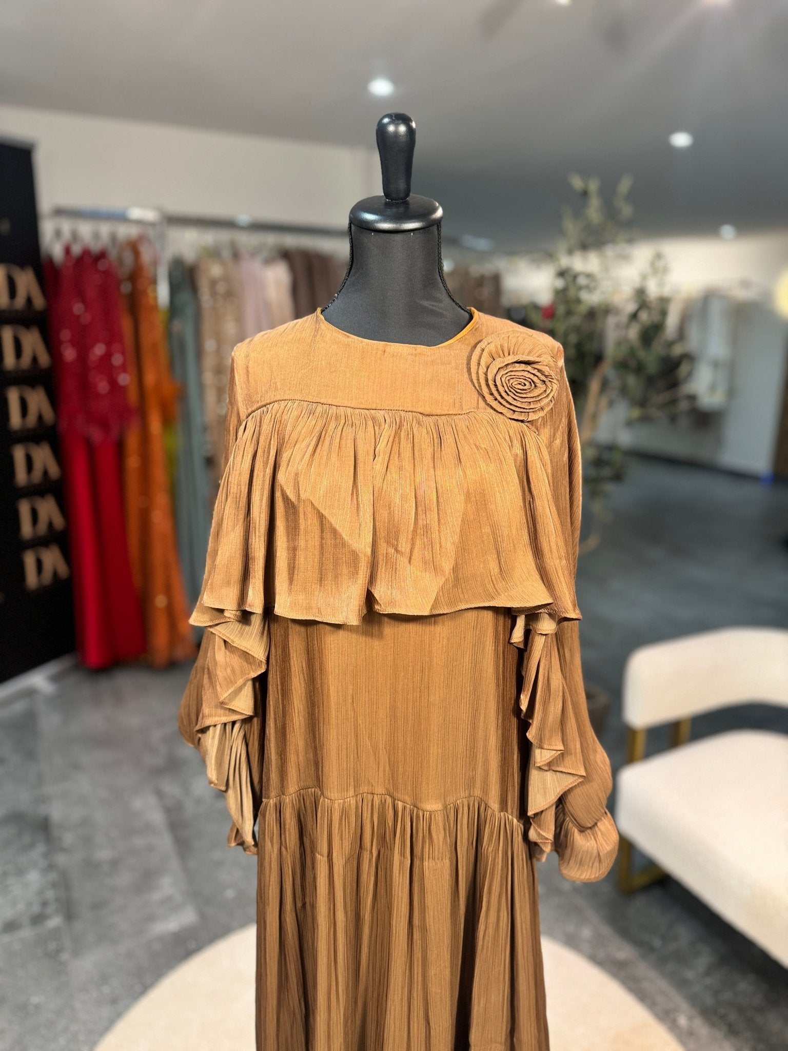 Robe fluide à volant – robe élégante | DA DRESSES