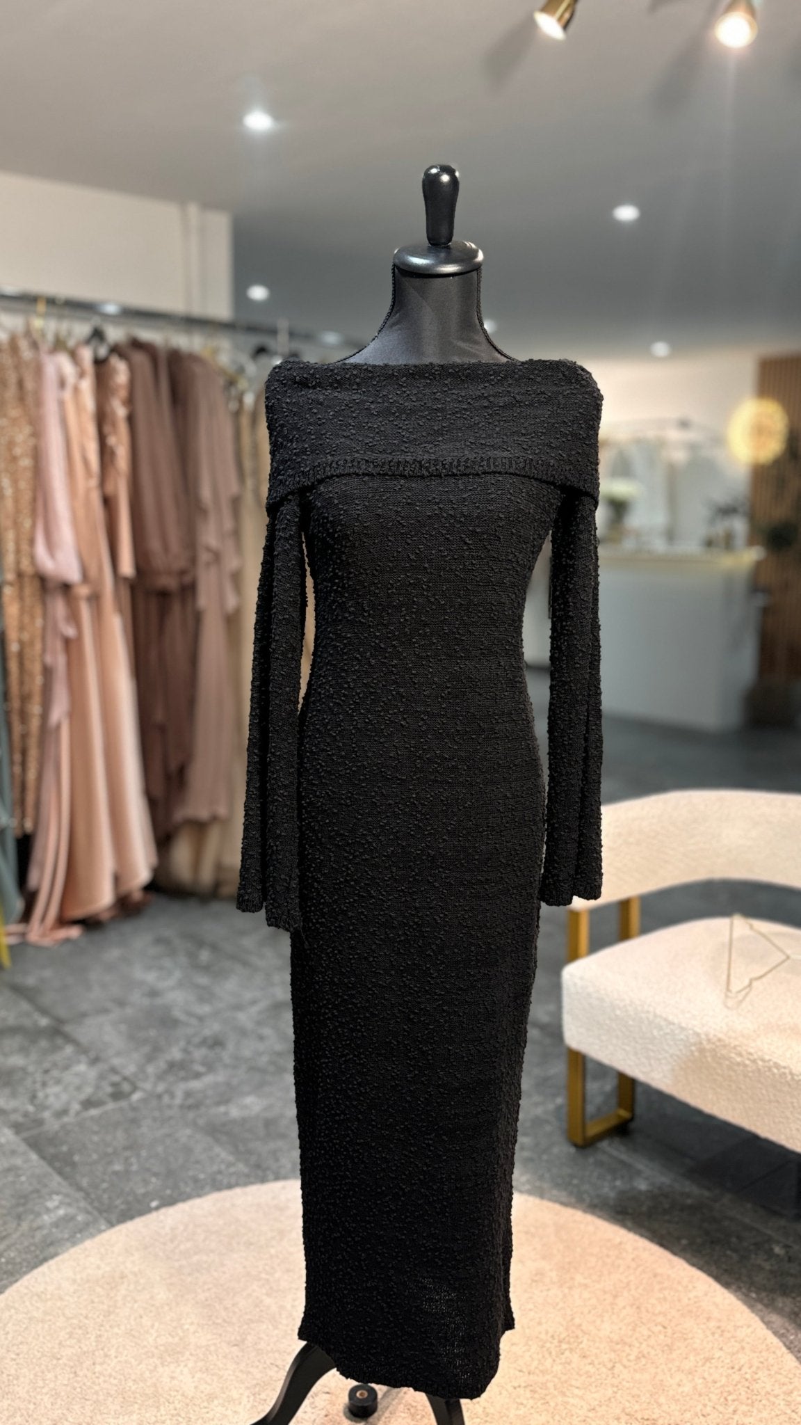 Robe longue texturé épaule dénudée – robe élégante | DA DRESSES