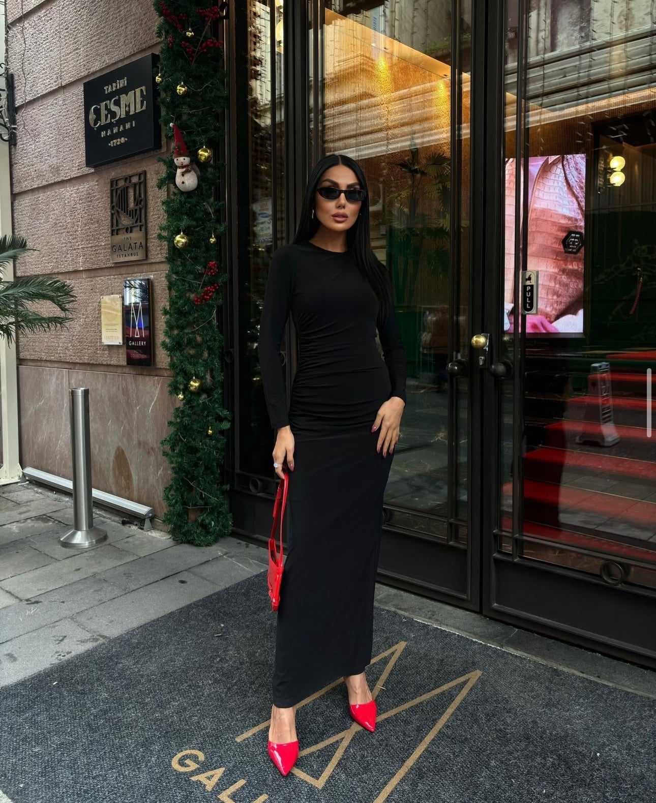 Robe noire drapée – robe élégante | DA DRESSES