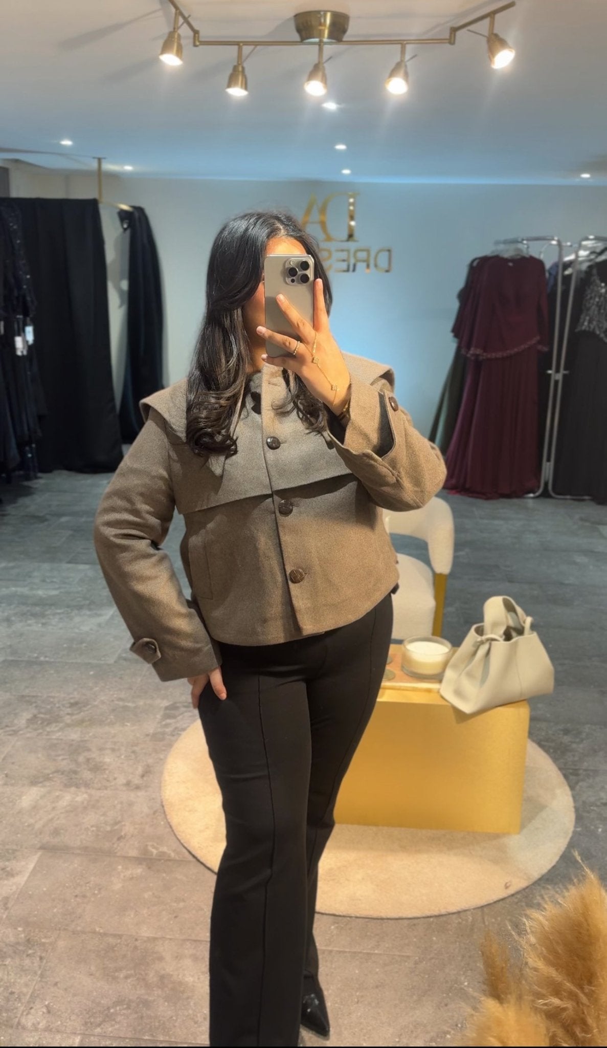 Veste courte à col cape – robe élégante | DA DRESSES